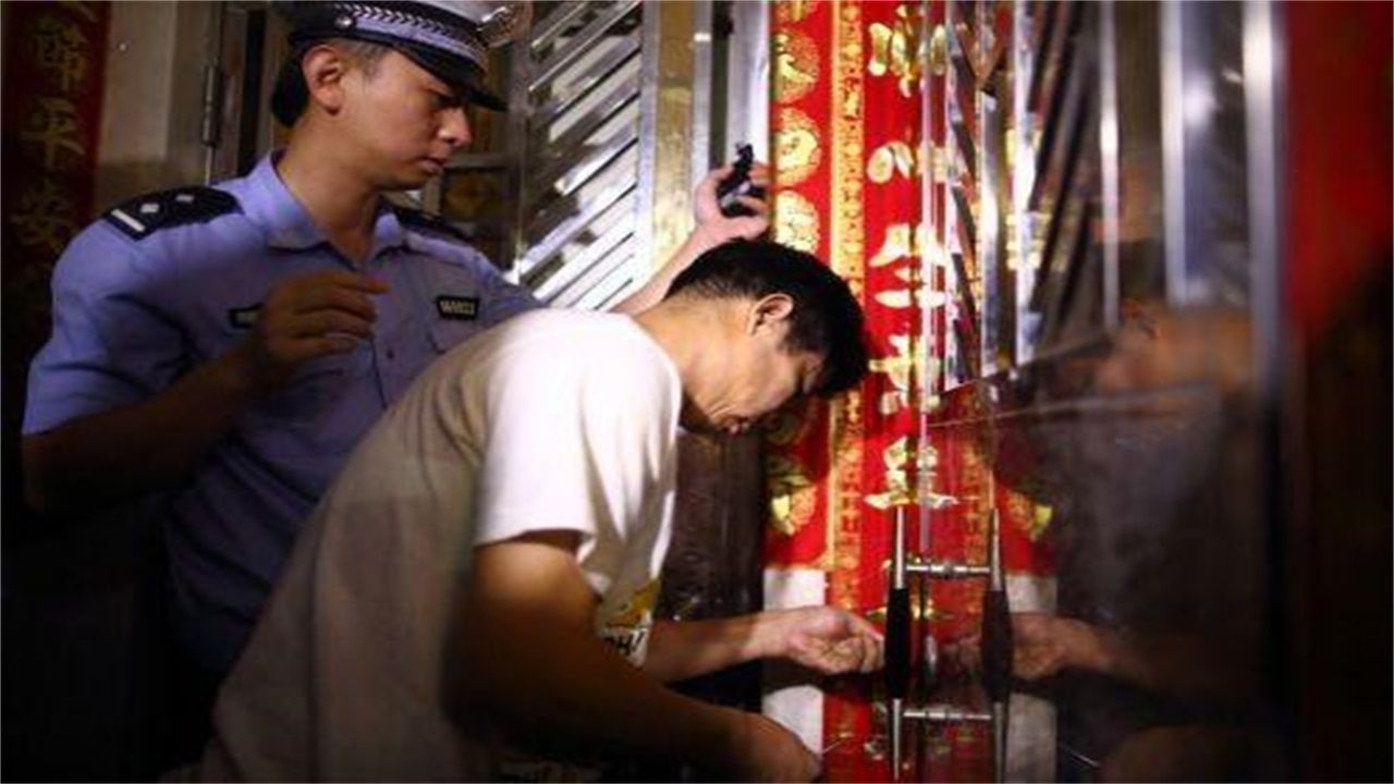 乌当区请开锁师傅开了锁后，师傅